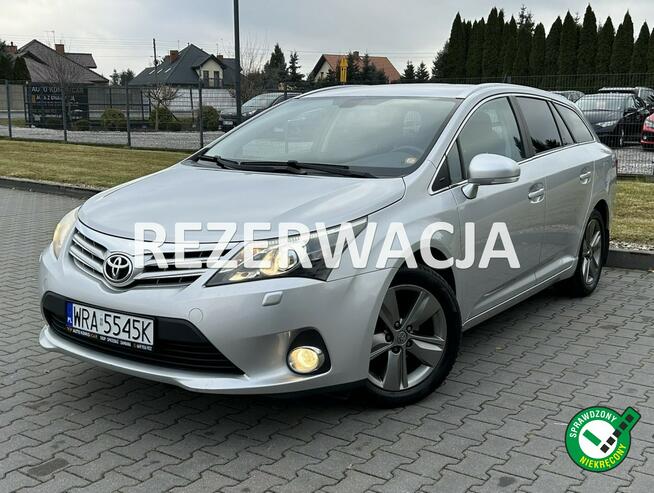 Toyota Avensis ***REZERWACJA***FULL*LEDY*Kamera*Cofania*Grzane*Fotele Kotarwice - zdjęcie 1