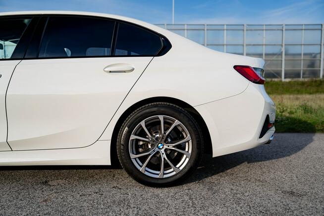 BMW 318d, Sport Line, 150km, Bezwypadkowy, salon PL Warszawa - zdjęcie 12