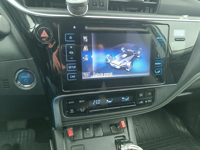 Toyota Auris 1.8 Premium hybryd +CNG 2018 kombi Lublin - zdjęcie 9