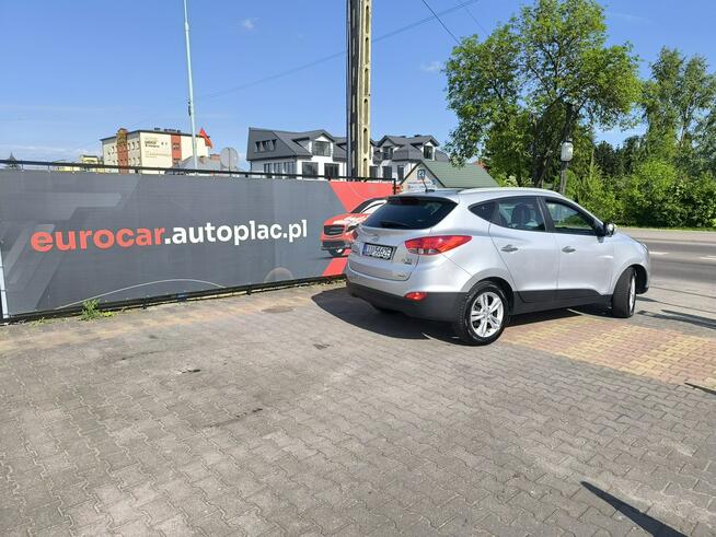 Hyundai ix35 2.0CRDi 136KM 4x4 Klimatronic Navi Panorama Skóra Łuków - zdjęcie 4