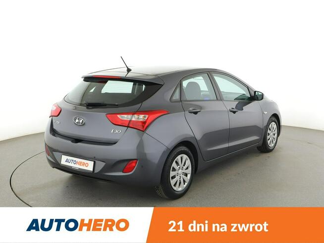 Hyundai i30 niski przebieg grzane fotele  PDC klima Warszawa - zdjęcie 7