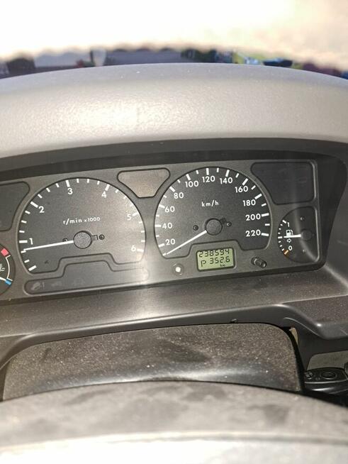 Land Rover Discovery II 4.0 V8 E Łeba - zdjęcie 5