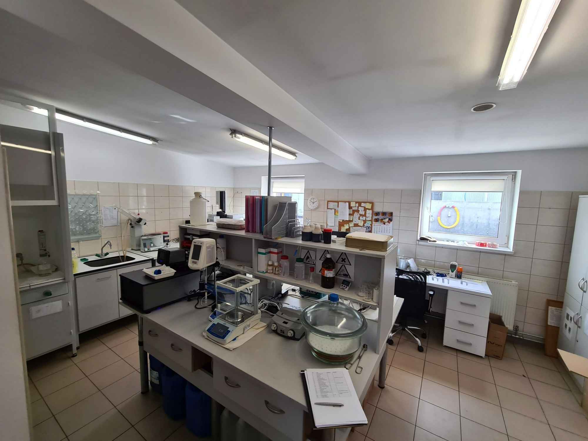 Sprzedaż wyposażenia laboratorium Nowe Miasto - zdjęcie 1