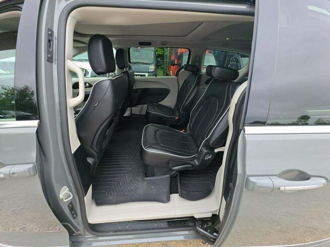 Chrysler Pacifica LIMITED / mała szkoda / niski przebieg Wrocław - zdjęcie 9