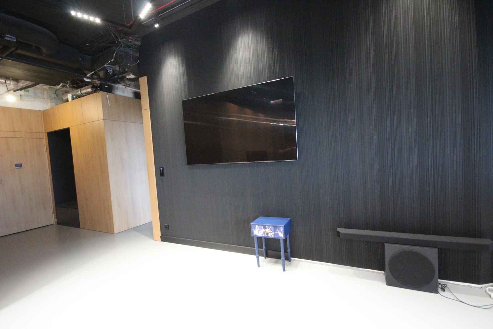 4pok, 155met, Sky Tower KOMÓRKA/GARAŻ/2013 (Wrocław) Krzyki - zdjęcie 3