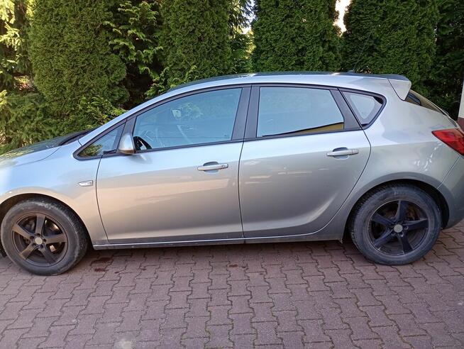 Sprzedam Opel Astra J. 2012r. Salon Polska. Kielce - zdjęcie 1