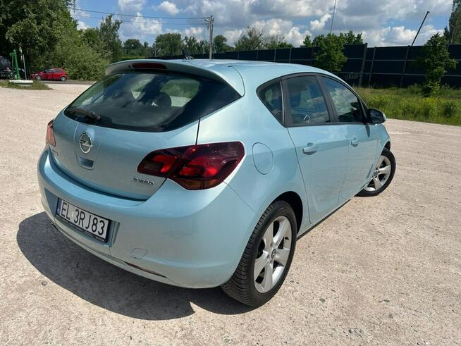 Opel Astra Starowa Góra - zdjęcie 2
