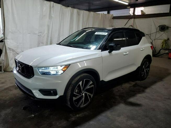 Volvo XC 40 / 4x4 / 2.0 247KM / Tarnów - zdjęcie 1