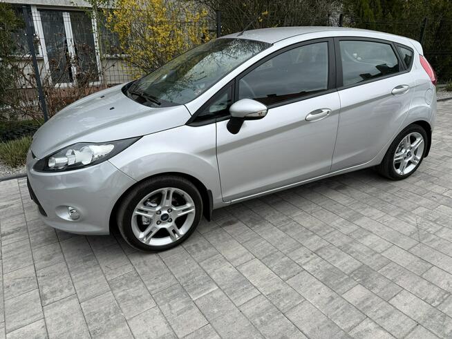 Ford Fiesta jak nowa !!! Niski oryginalny przebieg !!! Poznań - zdjęcie 2