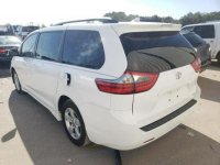 Toyota Sienna 2020, 3.5L, wersja LE, porysowany lakier Warszawa - zdjęcie 4