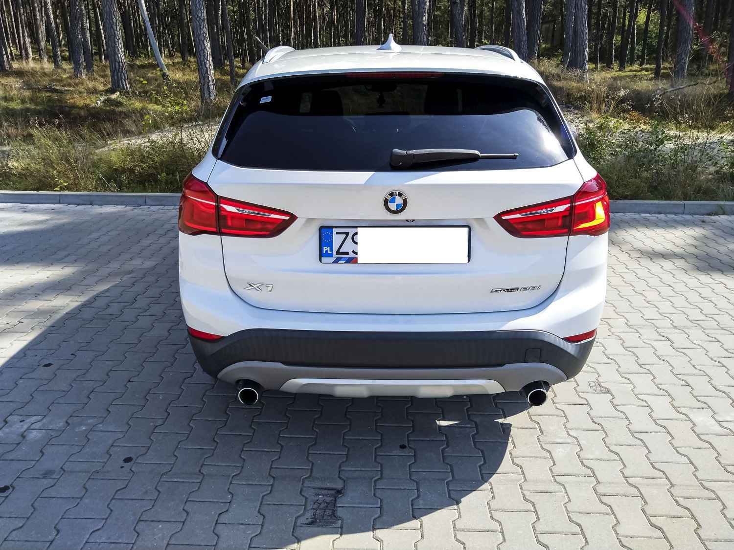 "Biały Żar Mocy na Czterech Kołach" – 2018 BMW X1 sDrive 28i Świnoujście - zdjęcie 6