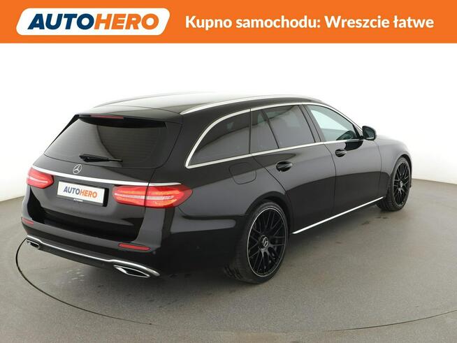 Mercedes E 220 automat, skóra, ledy, kamera, ambient, carplay Warszawa - zdjęcie 7