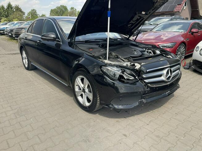Mercedes E 200 Automat Podgrzewanie Skóra Kamery360 Gliwice - zdjęcie 3
