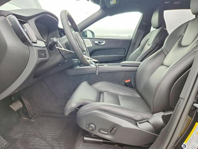 Volvo XC 60 Najwyższa wersja wyposażenia ULTRA / AWD / B5 Tarnów - zdjęcie 7