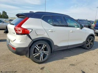 Volvo XC 40 AWD / R-DESIGN / niski przebieg Warszawa - zdjęcie 4