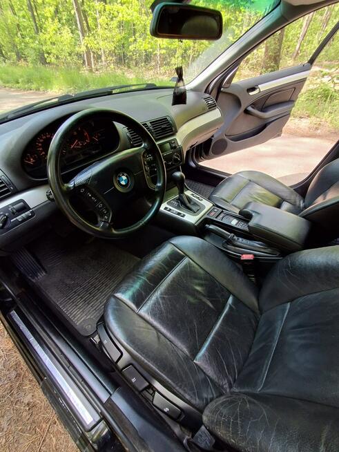 BMW 330 2001r. 3.0 Diesel xDrive Kombi Warszawa - zdjęcie 2