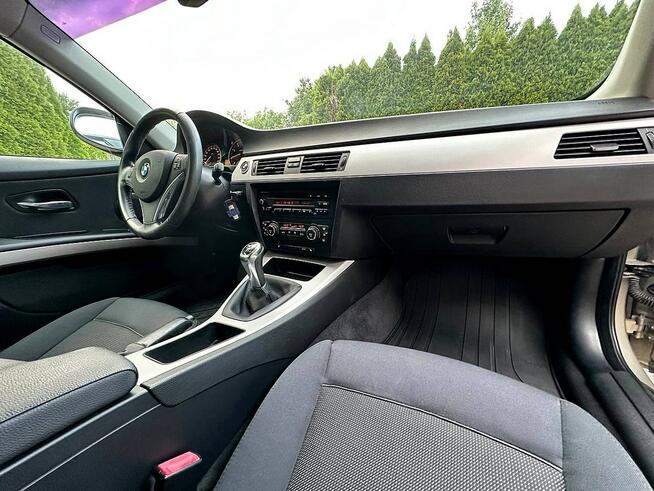 BMW 3 e92 2.0 143KM Coupe Po Lift Niski Przebieg Piękny Stan Opłacona Wrocław - zdjęcie 9