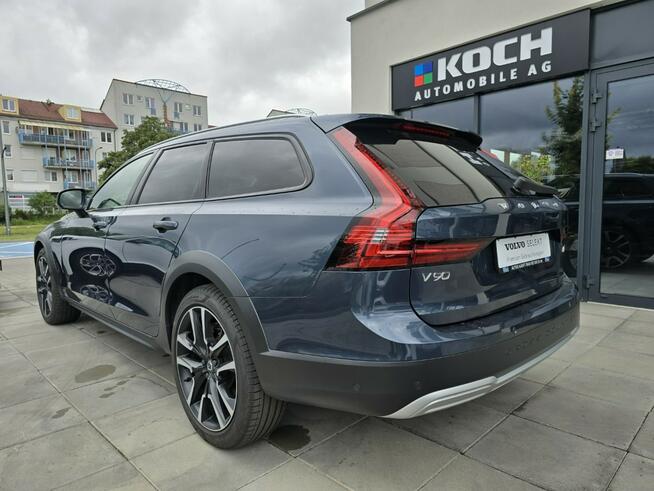 Volvo V90 Cross Country B4 Mild-Hybrid, Diesel, Ultimate Bright Tychy - zdjęcie 3