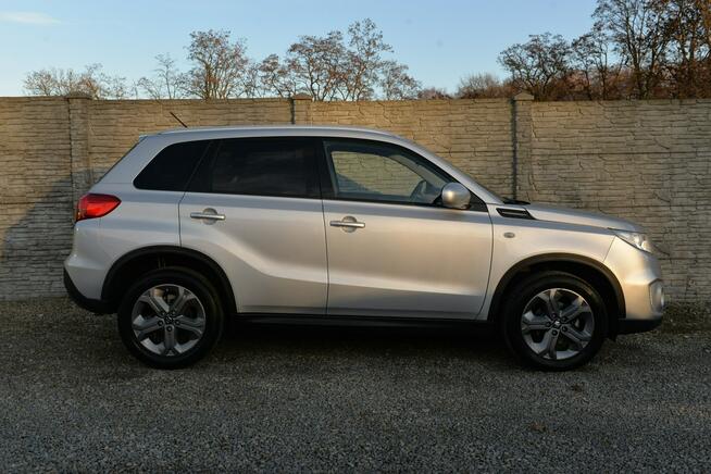 Suzuki Vitara 1.6 120KM Niski przebieg LED Navi Kamera Alufelgi Dąbrowa Górnicza - zdjęcie 6
