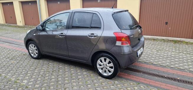 Toyota Yaris II 1.3 benzyna Łódź - zdjęcie 9
