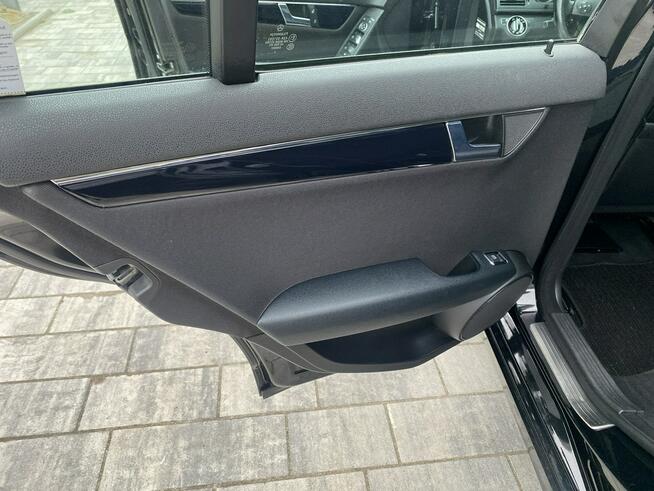Mercedes C 200 Bardzo zadbana - 100% oryginalny przebieg Poznań - zdjęcie 8