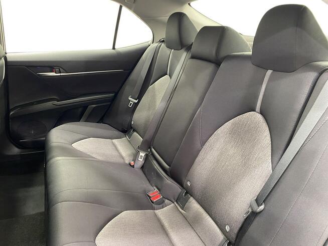 Toyota Camry 2.5 Hybrid Comfort CVT Sedan Warszawa - zdjęcie 12