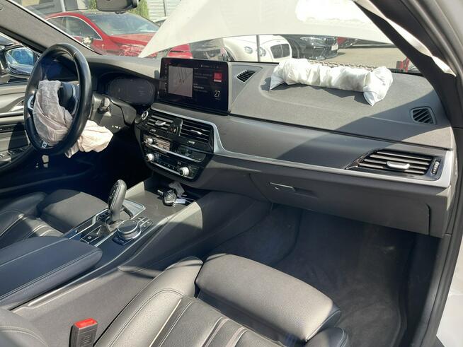 BMW 520 Mpakiet XDrive mHEV Skóra Kamera Pamięć Panorama HAK 190KM Gliwice - zdjęcie 9