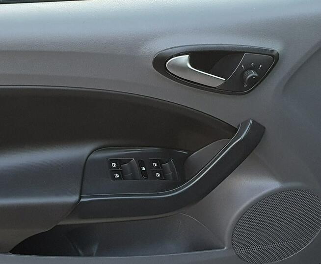 Seat Ibiza Bardzo dobre 1,4 MPI/Tempomat/Czujniki parkowania Przyszowice - zdjęcie 12