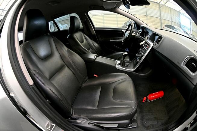 Volvo V60 Cross Country 2.0 150KM D3 Skóra Navi Led Climatronic Pdc Płock - zdjęcie 8
