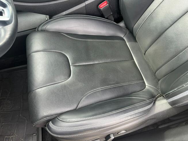 Hyundai Santa Fe w wersji Platinum z Napędem na Cztery Koła Piła - zdjęcie 12