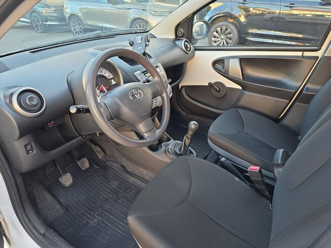 Toyota Aygo 1.0 VVT-i 68KM/ Toruń - zdjęcie 9