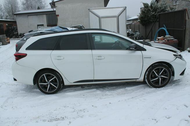 Toyota Auris Ostrów Wielkopolski - zdjęcie 4