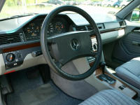 Mercedes W124 2.3 132KM Gaz LPG -Automat -Klima -Zobacz Goczałkowice-Zdrój - zdjęcie 11