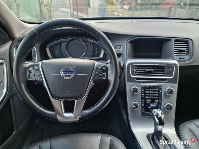 VOLVO V60 T4 SUMMUM |2.0 Benzyna|190KM|Zadbany|Świetny stan Wygoda - zdjęcie 9