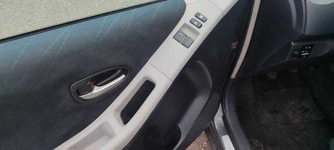 Toyota Yaris 1.3 benzyna**czujniki parkowania**hak** Lipsko - zdjęcie 11