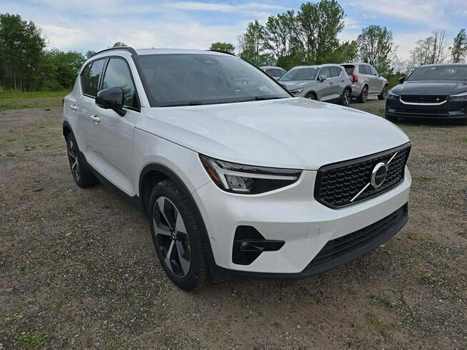 Volvo XC 40 Dark Theme / AWD / niski przebieg Tarnów - zdjęcie 2