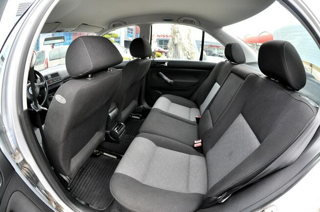 Volkswagen Bora 1.6 105KM Pacific Climatronic Polski Salon Płock - zdjęcie 9