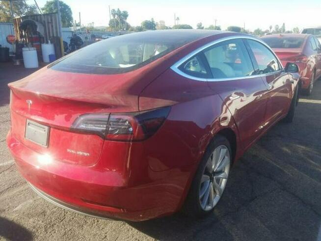 Tesla Model 3 2020, Long Range, 4x4, porysowany lakier Warszawa - zdjęcie 4