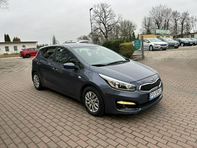 Kia Cee'd benzyna I rej. 2017 przebieg 57500 km Słupsk - zdjęcie 3