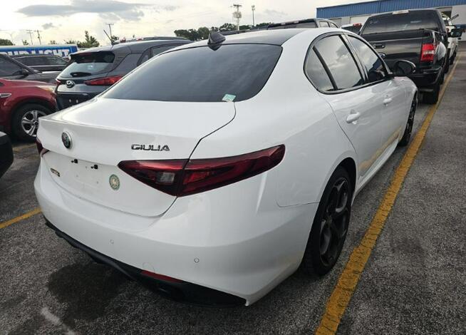 Alfa Romeo Giulia Wersja Ti / bardzo zadbany / niski przebieg Wrocław - zdjęcie 4
