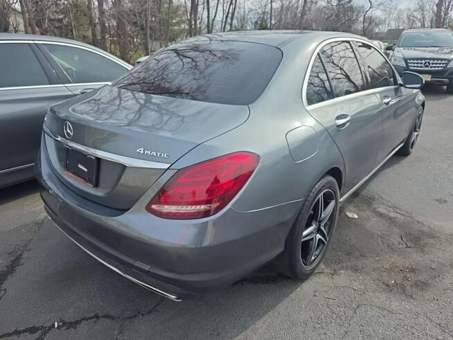 Mercedes C 300 4Matic / Pakiet AMG / mała szkoda Wrocław - zdjęcie 4