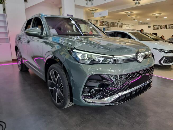 Volkswagen Tiguan R-Line Plus 1.5 eHybrid 272KM Pakiet Zimowy Stalowa Wola - zdjęcie 2