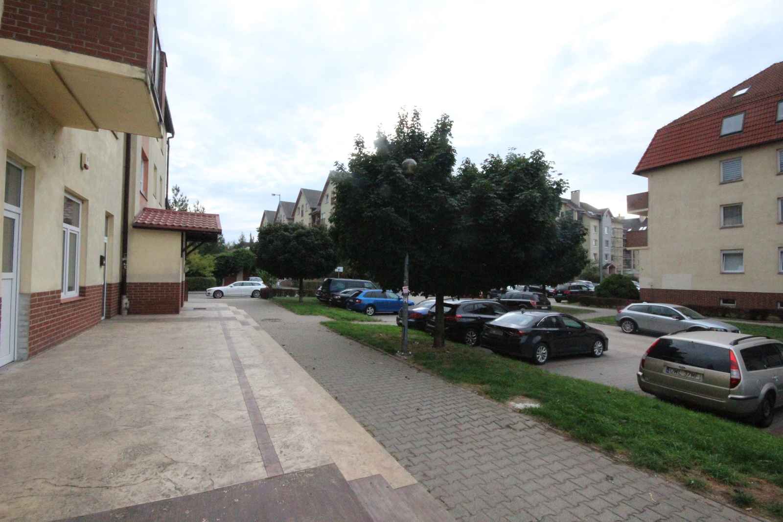 1pok, 32met, okolice Trawowej KOMÓRKA/2001 (Wrocław) Fabryczna - zdjęcie 2