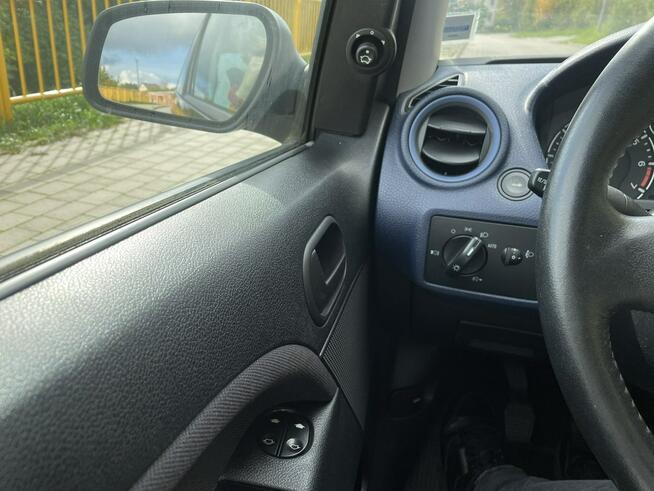 Ford fiesta MK6 1.3 Benzyna Klima Grzana przednia szyba Gostyń - zdjęcie 9
