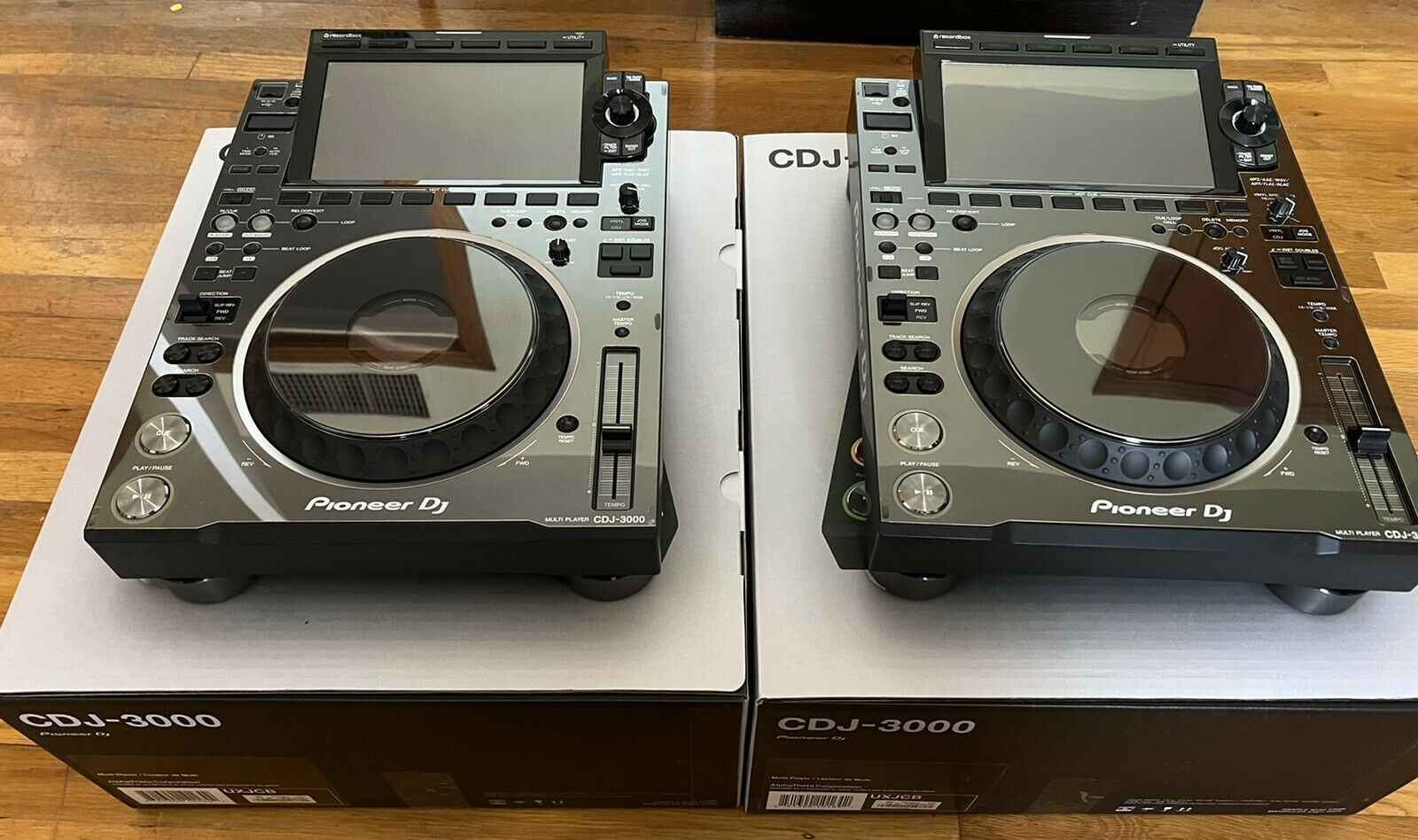 Pioneer CDJ 3000, Pioneer CDJ 2000 NXS2, Pioneer DJM 900 NXS2 DJ Mixer Krzyki - zdjęcie 1