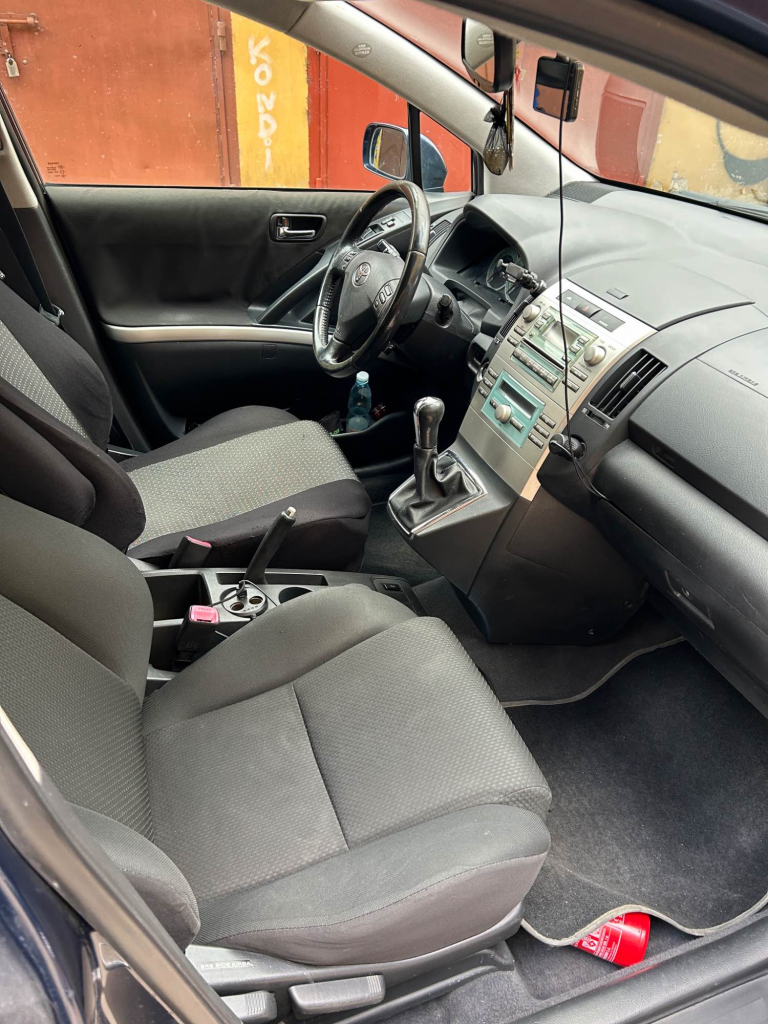 Toyota Corolla Verso 1.8 benzyna +LPG 2005 r 286000 Snopków - zdjęcie 8