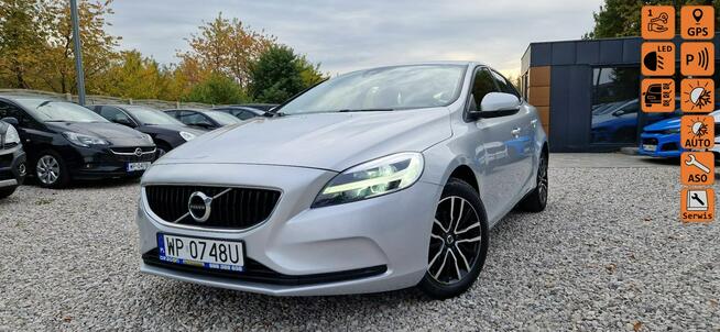 Volvo V40 D2 Momentum Płock - zdjęcie 1