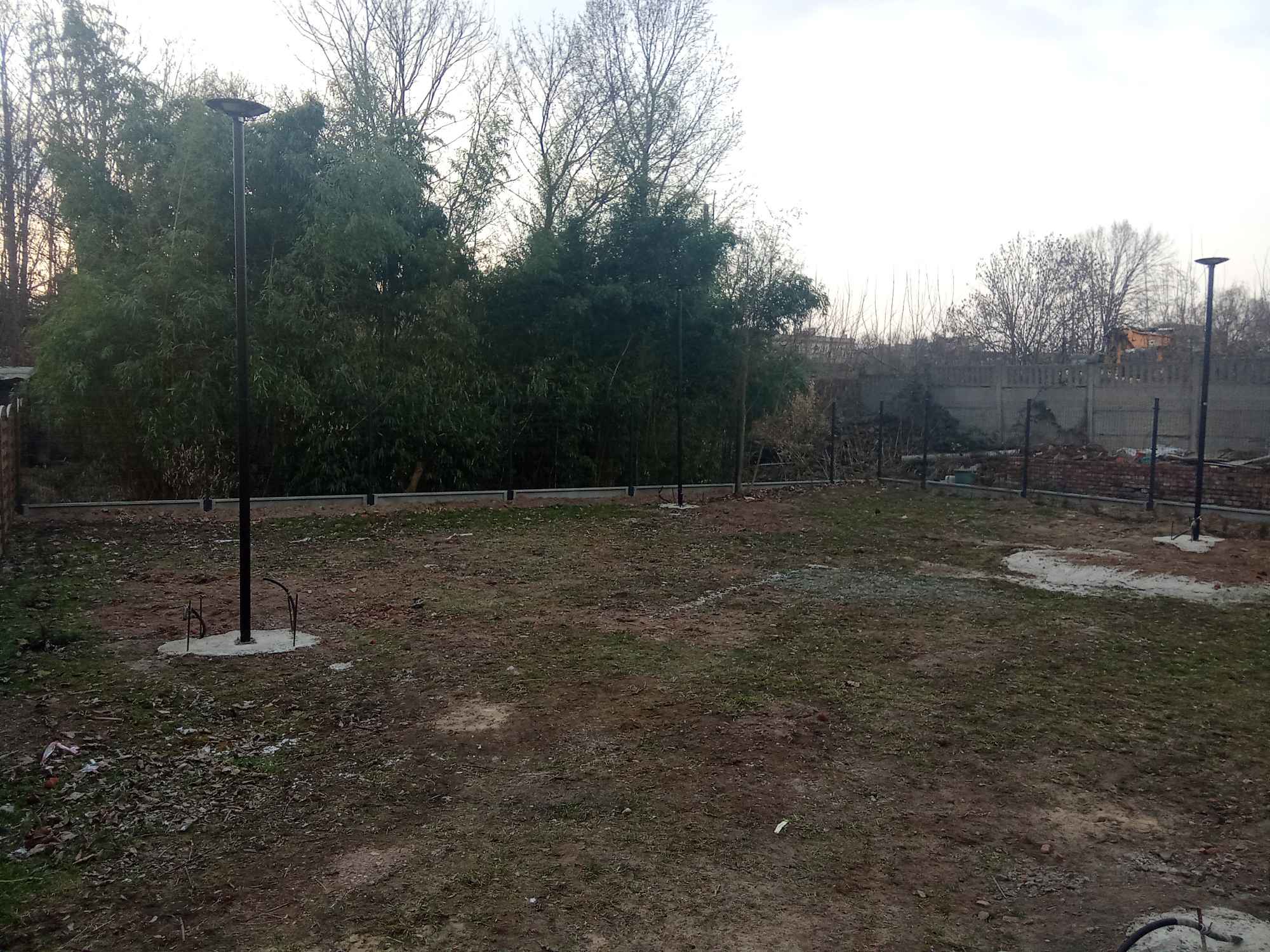 Działka budowlana do dzierżawy/wynajęcia przy centrum 340 m2 Legnica - zdjęcie 4