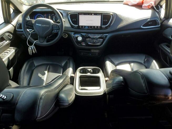 Chrysler Pacifica / Bogata wersja / automat / niski przebieg Warszawa - zdjęcie 8