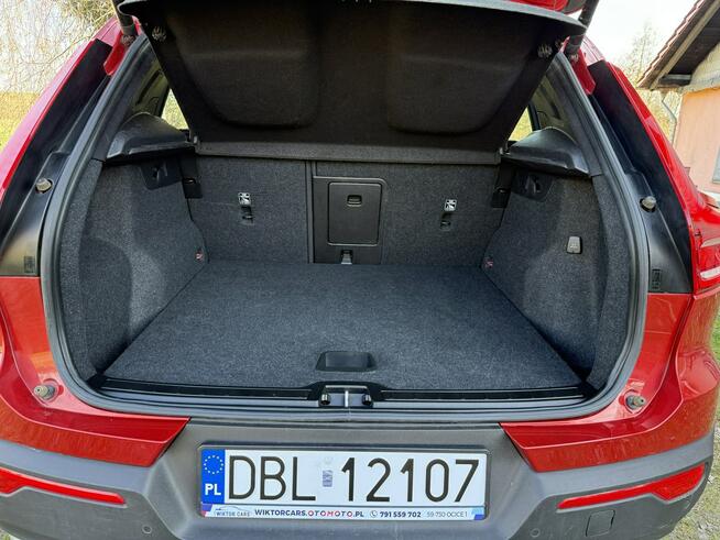 Volvo XC 40 211KM T4 Recharge Plug-IN Momentum Kamera KeyLess Zadbany Ocice - zdjęcie 9